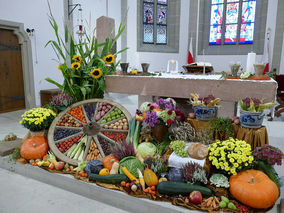 Familiengottesdienst zum Erntedankfest (Foto: Karl-Franz Thiede)